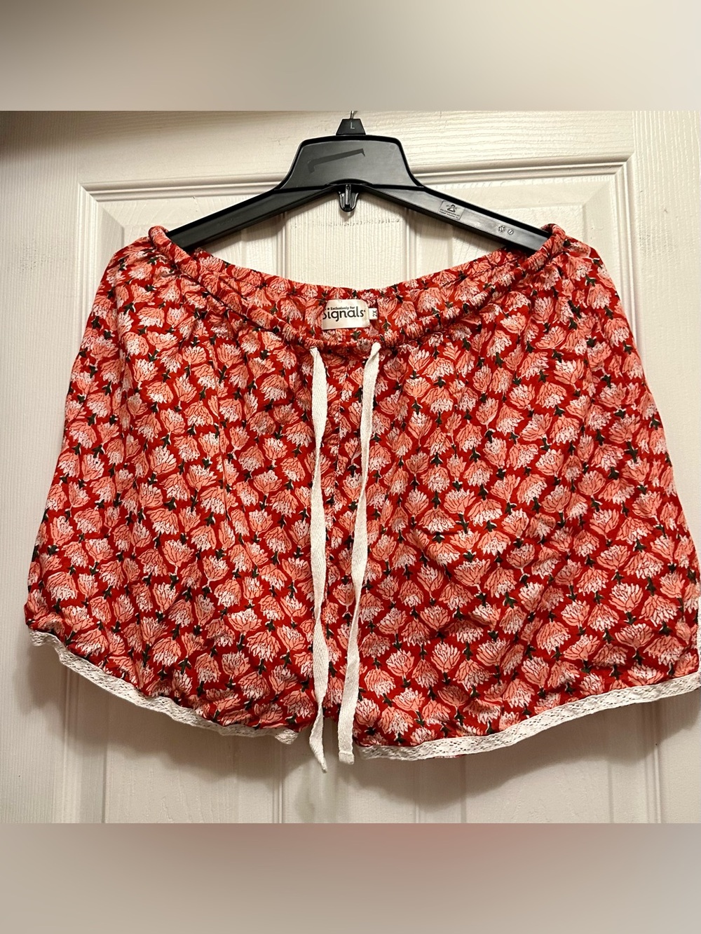 Red Floral Drawstring Women’s Shorts